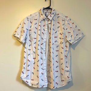 Men’s short sleeve button down bike print shirt.